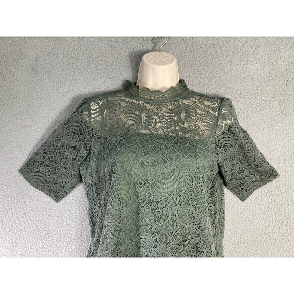 Women's M‎ Green Lace Mock Neck Short Sleeve Blouse - Picture 4 of 11